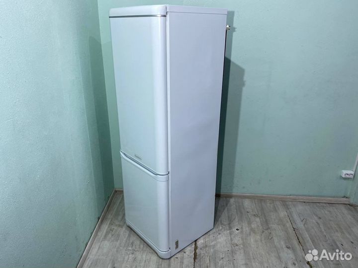 Холодильник Hotpoint-Ariston