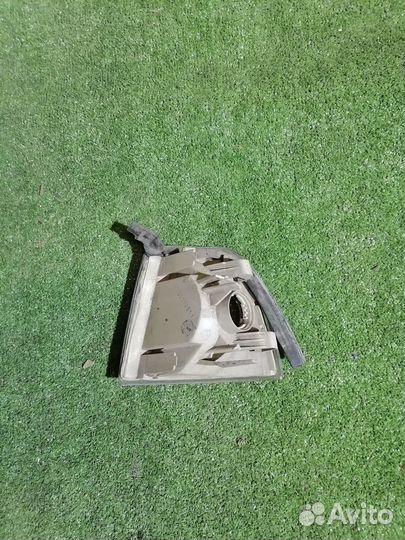 Указатель поворота правый Audi 80/90