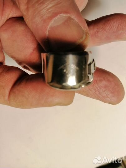 Шпульный колпачок для швейной машинки