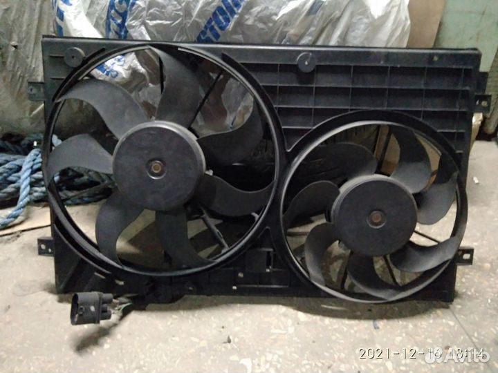 Диффузор радиатора Volkswagen Golf 5 1K5 BLG 2007