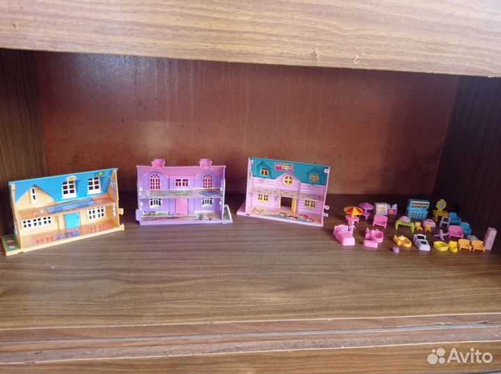 Домики с мебелью, замок с качелей