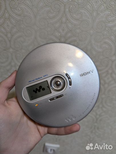 Cd плеер Sony Walkman D-NE700