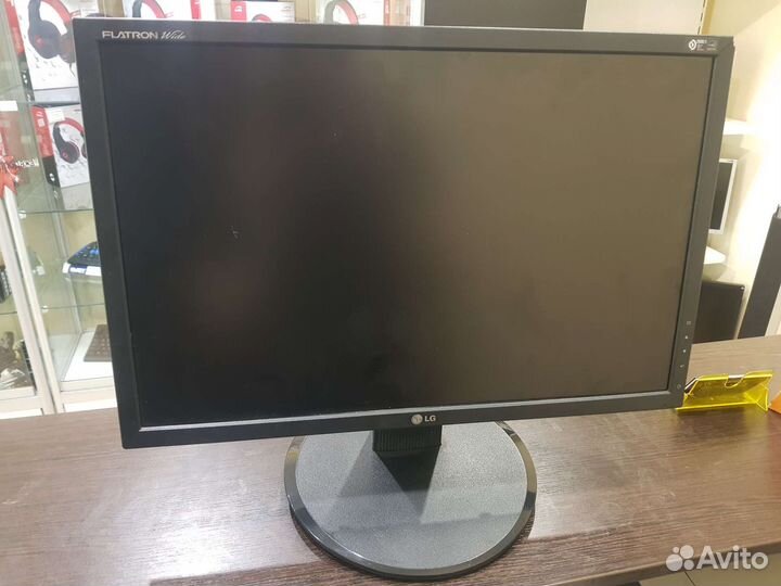 Монитор LG Flatron L204wt дефект