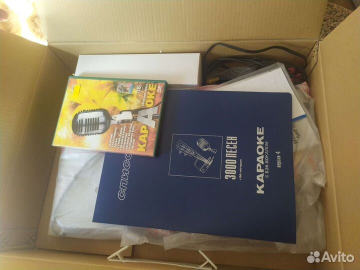 Dvd плеер с караоке и диском Samsung ультратонкий