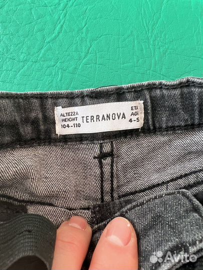 Джинсы на девочку 104