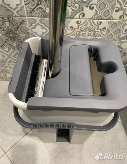 Швабра и ведро с отжимом