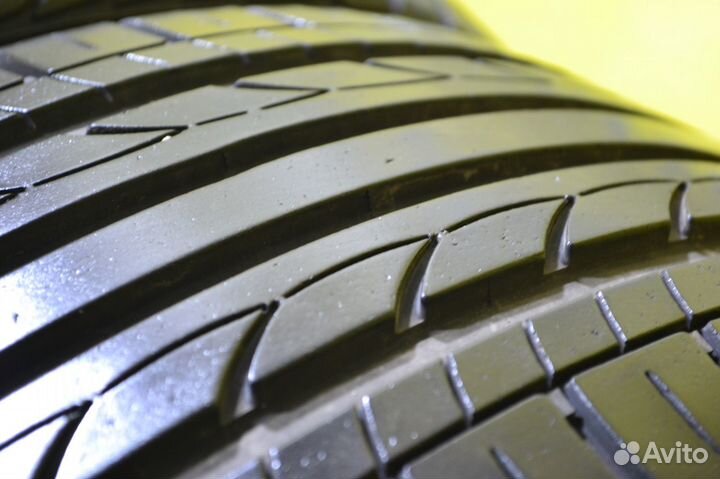 Yokohama AVS Decibel V550 215/45 R17