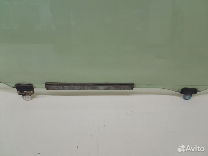 Стекло двери передней правой Toyota Corolla E150 2