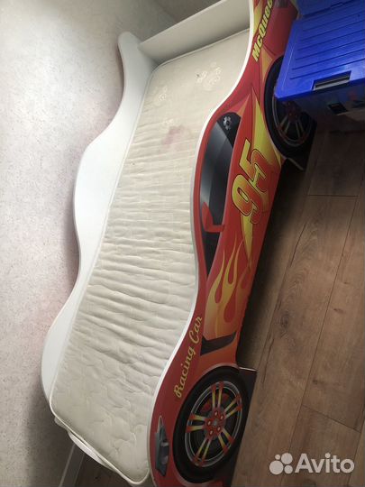 Детская кровать машина с матрасом