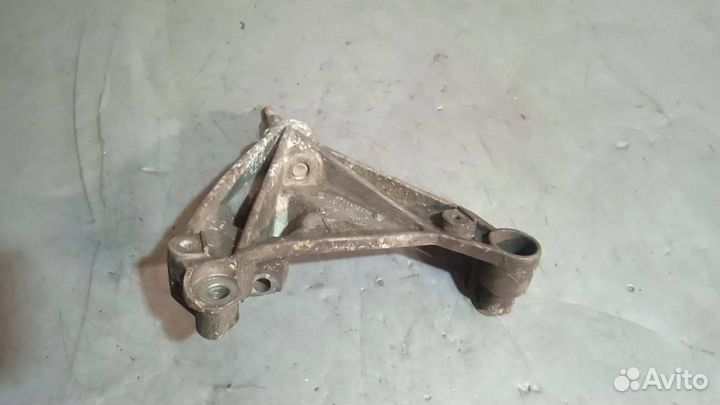 Кронштейн МКПП Renault Laguna 2 2004 8200013682