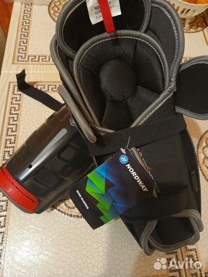 Щитки хоккейные размер 11