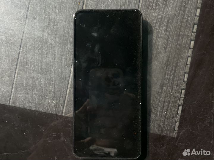 Нашол телефон в метро