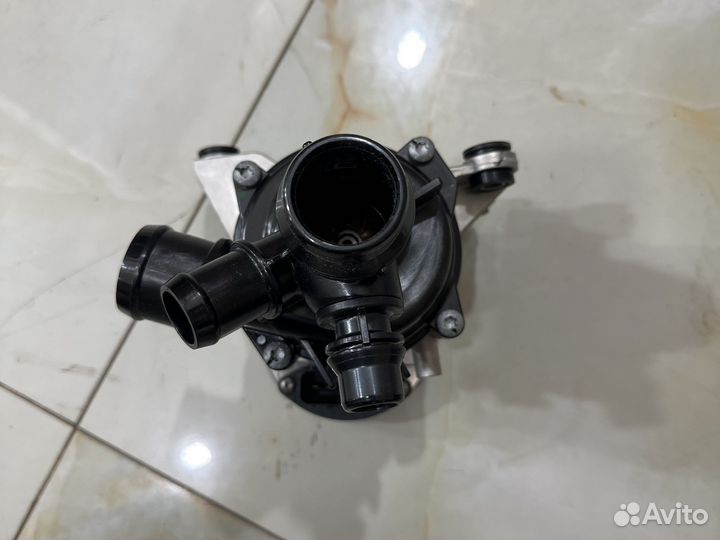 Насос системы охлаждения на Mercedes