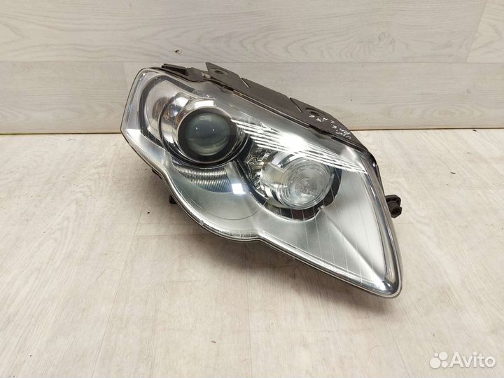 Фара правая Volkswagen Passat B6. 2005-2010 ксенон