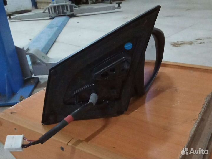 Зеркало правое Toyota Corolla 180 auris E 180