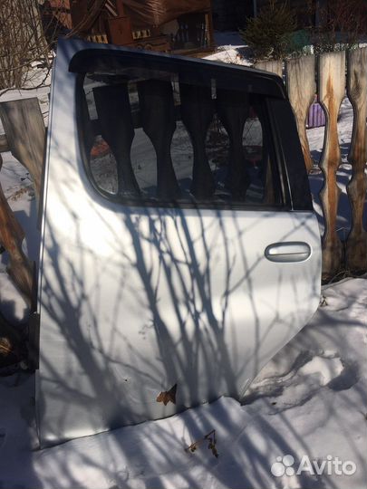 Левая задняя дверь Tayota funcargo NCP25, 4 WD