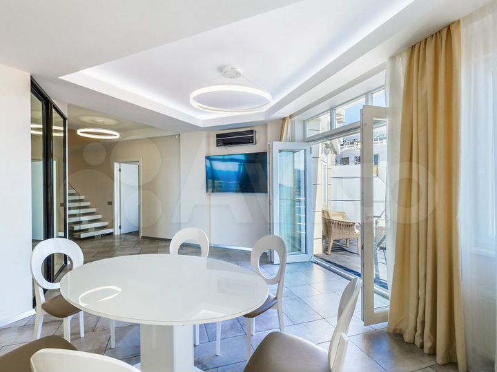 Дом 285 м² на участке 5 сот.