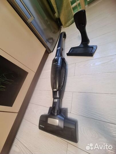 Вертикальный беспроводной пылесос Polaris