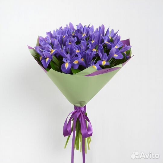 Букет из 15 ирисов
