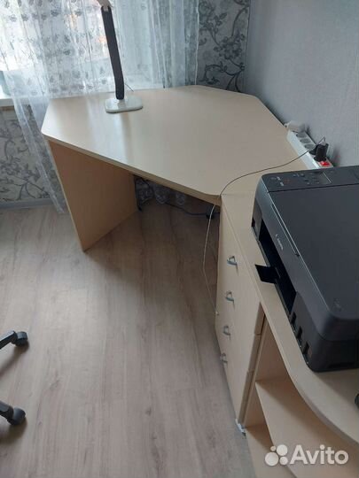 Угловой письменный стол с полками Шатура Мебель