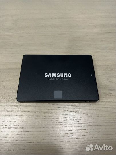 SSD Samsung 860 EVO на 250GB