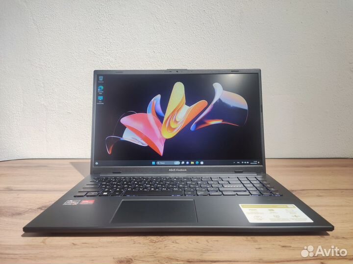 Новый Asus Vivobook IPS Ryzen 5-7520U 16GB DDR5