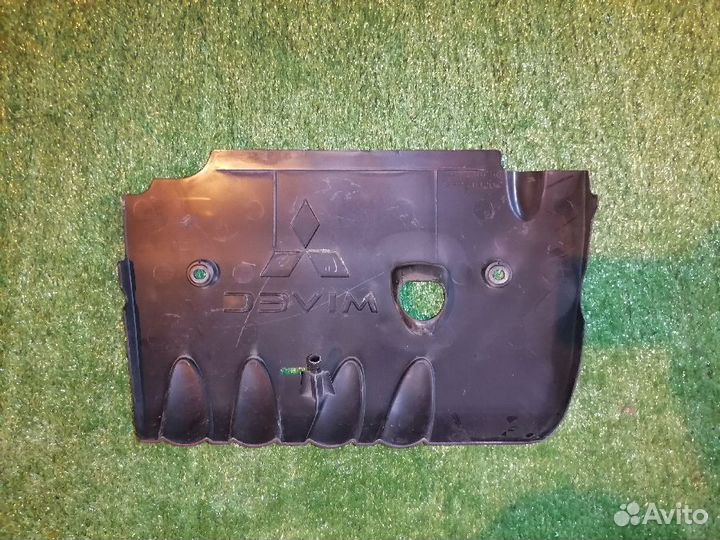 Декоративная крышка двс 1003A058 Mitsubishi Outlan