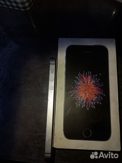 iPhone SE, 128 ГБ