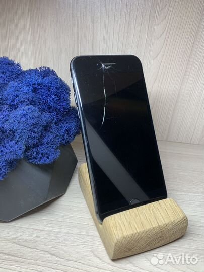 iPhone 8, 64 ГБ