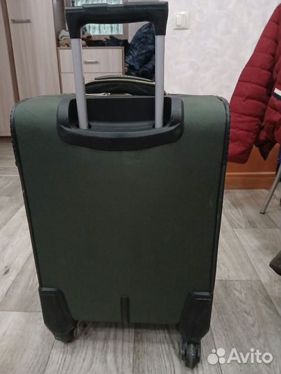 Чемодан на колесах бу