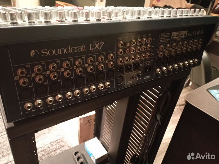 Микшерный пульт soundcraft LX7 II