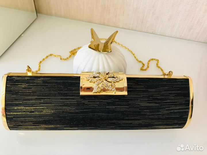 Дамская сумочка-клатч с замком-пряжкой