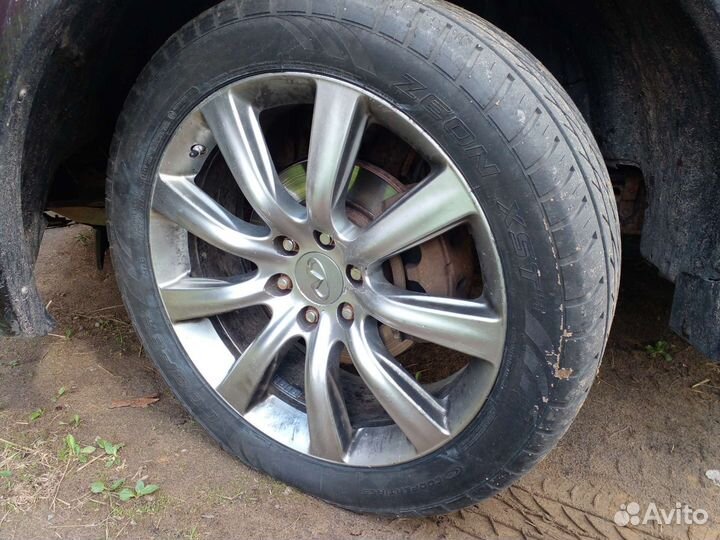 Cooper Zeon XST-A 285/45 R22 114V