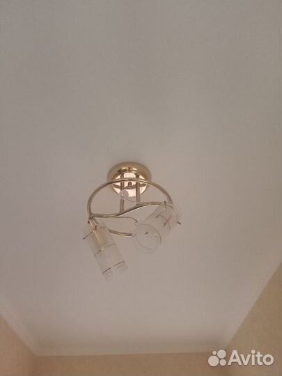 Продам люстру
