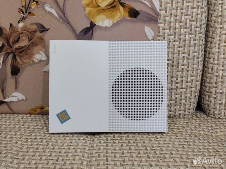 Xbox One s, геймпад, kinect, игры