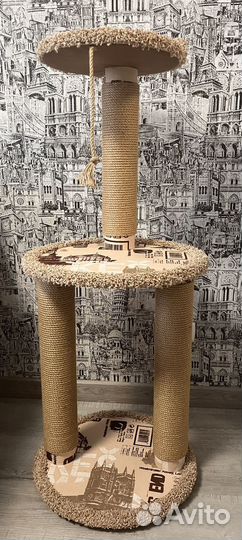 Когтеточка столбик для кошки с лежанкой