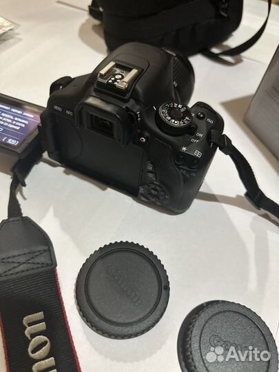 Зеркальная камера Canon EOS 600D