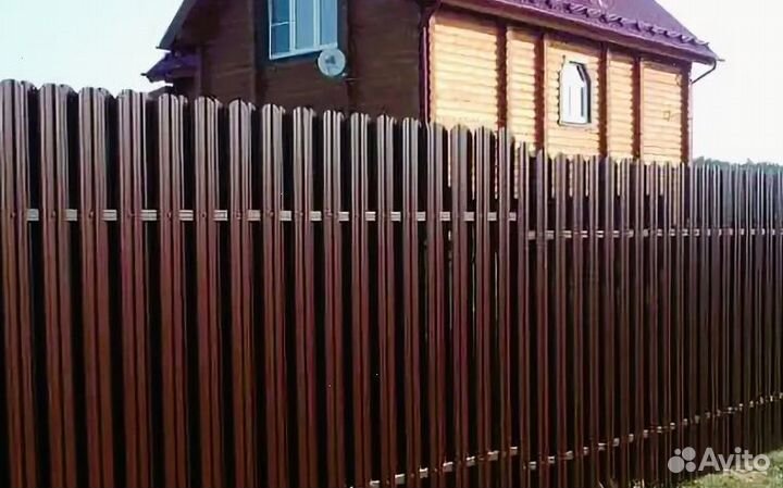 Забор из евроштакетника ,ворота, калитки качествен