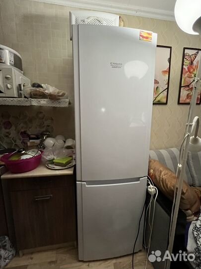 Холодильник Hotpoint Ariston