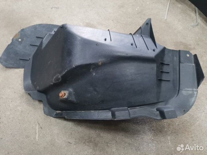 Подкрылок задний левый Kia Spectra седан 2004-2011