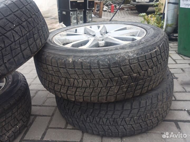 Bridgestone Blizzak DM-V1 235/60 R18