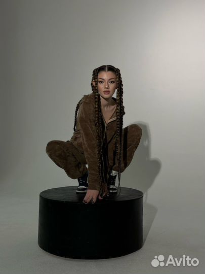 Велюровый костюм в стиле гараж