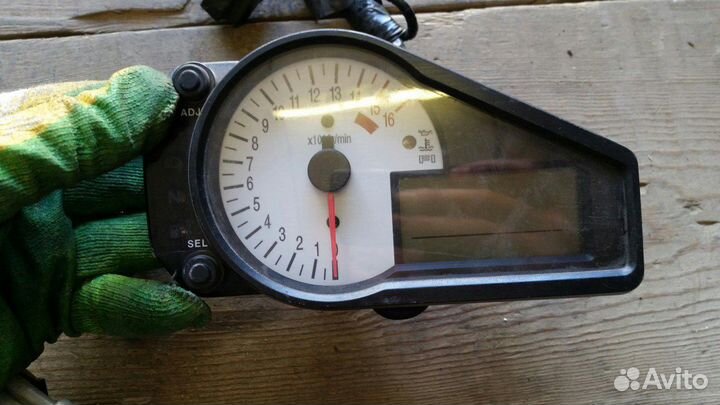 Suzuki gsx-r 600 k1-k3 панель приборов