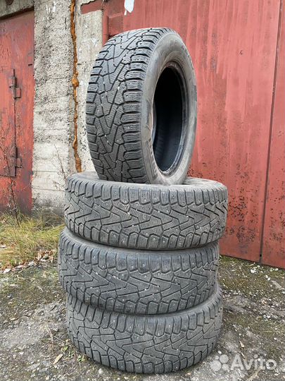 Pirelli Ice Zero 215/60 R16 99T