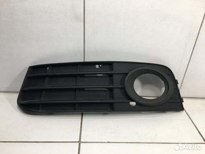 Окантовка противотуманной фары левая Audi А4 В8 8K