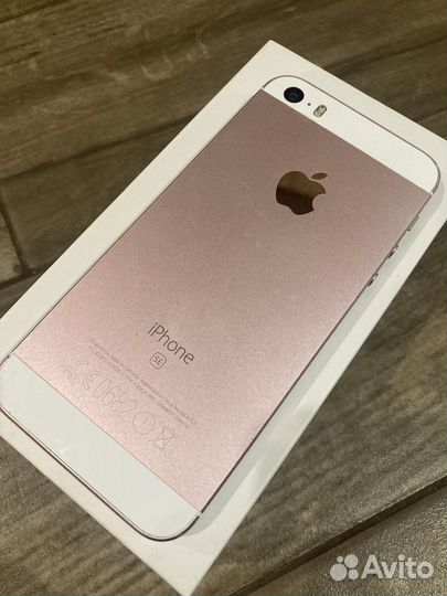 iPhone SE, 64 ГБ