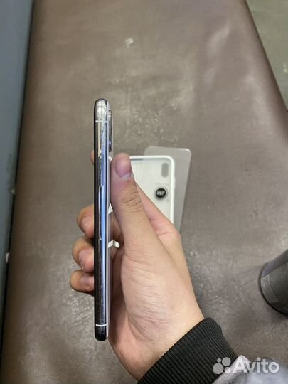 iPhone X, 64 ГБ