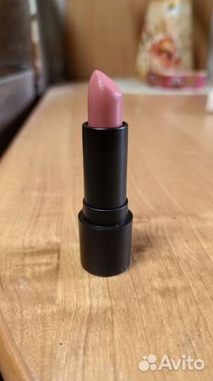 Увлажняющая помада