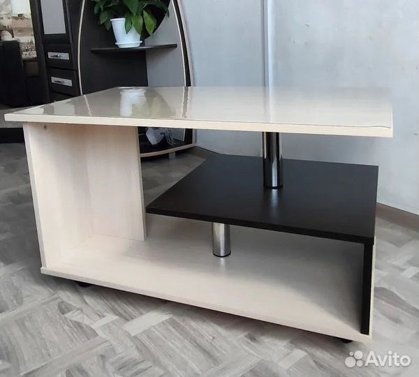 Журнальный стол с полкой Дуб молочный/Венге