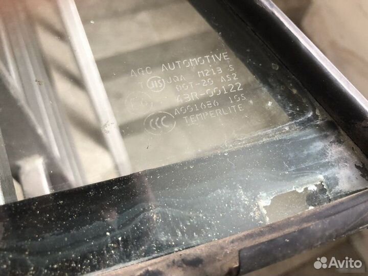 Форточка задняя левая Suzuki Vitara